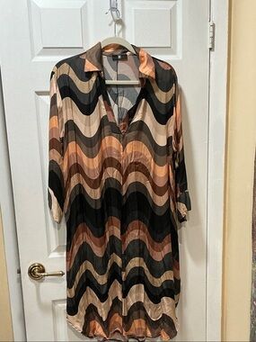 3VE Retro wayvy tunic Dress in Black and Brown Italy
